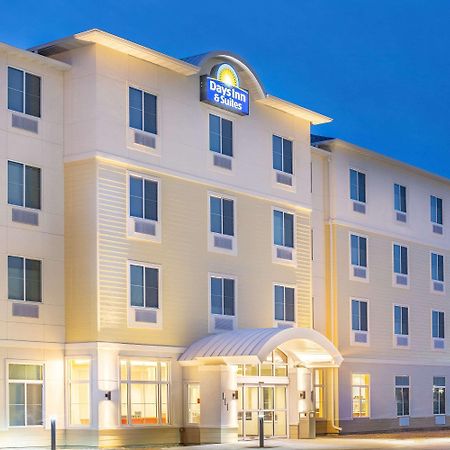 Days Inn & Suites By Wyndham Kearney Ne Esterno foto