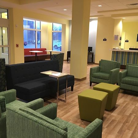 Days Inn & Suites By Wyndham Kearney Ne Esterno foto