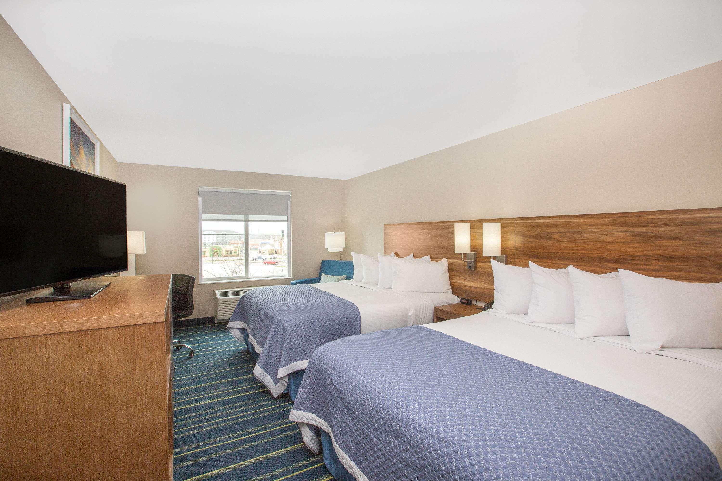 Days Inn & Suites By Wyndham Kearney Ne Esterno foto