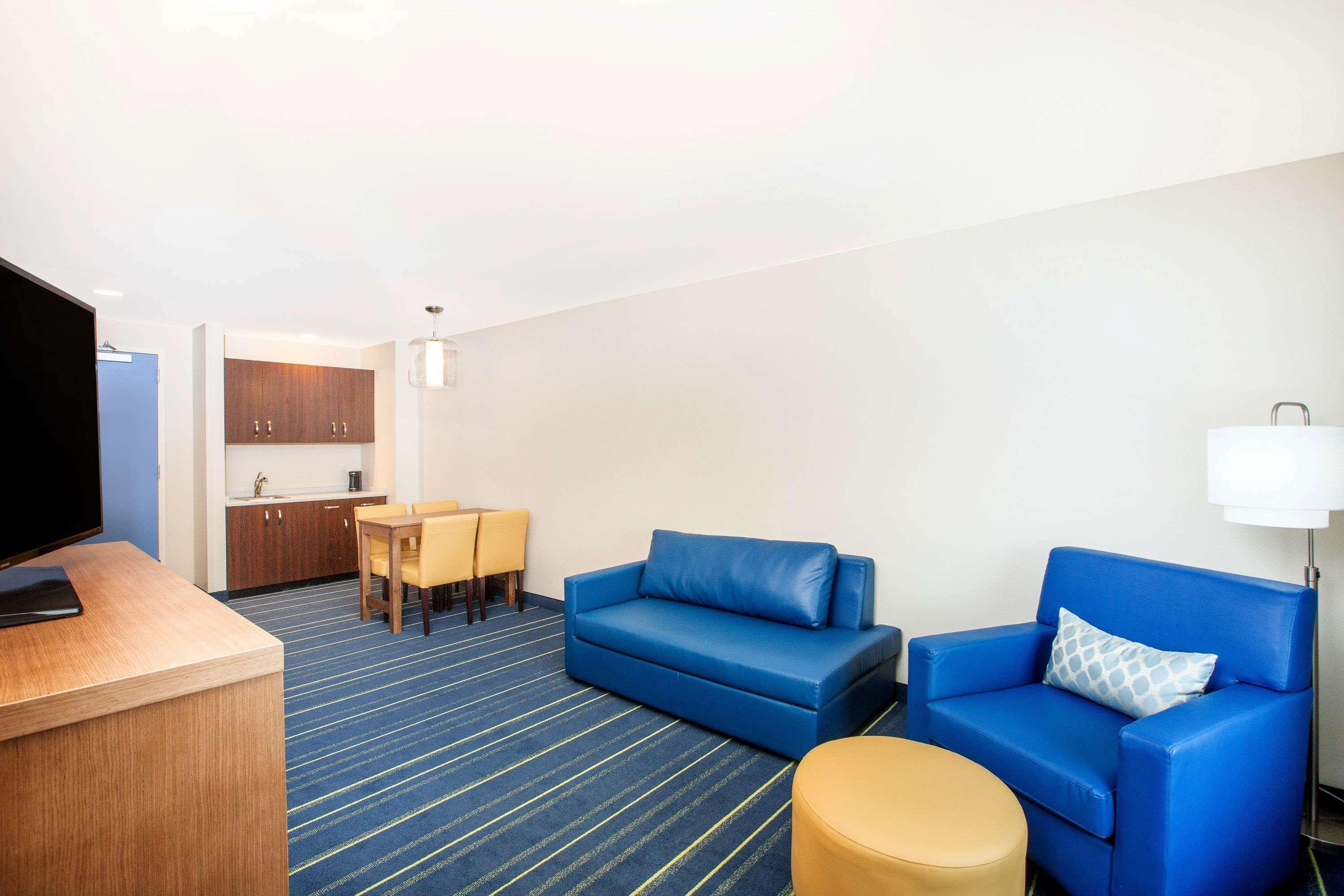 Days Inn & Suites By Wyndham Kearney Ne Esterno foto
