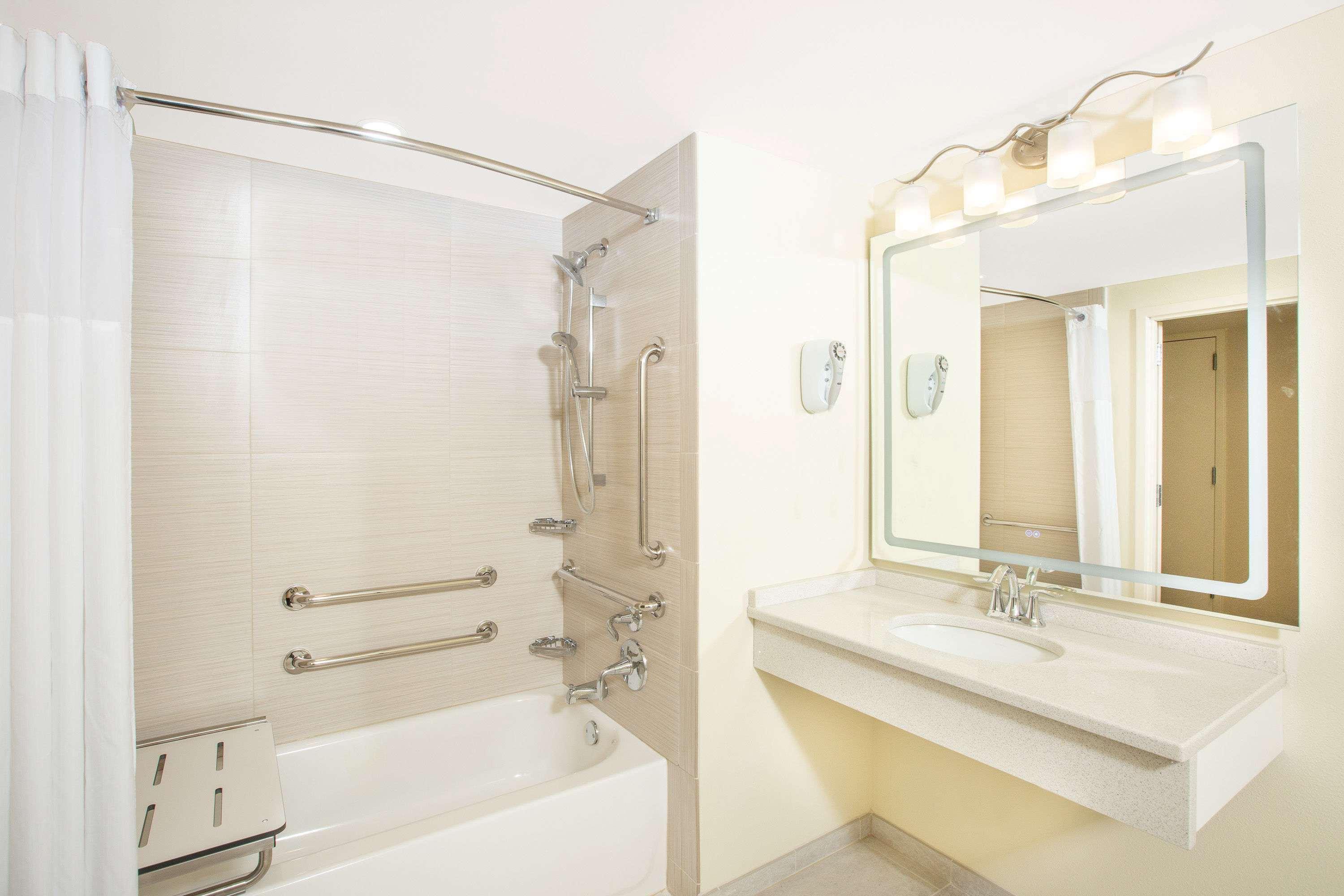 Days Inn & Suites By Wyndham Kearney Ne Esterno foto
