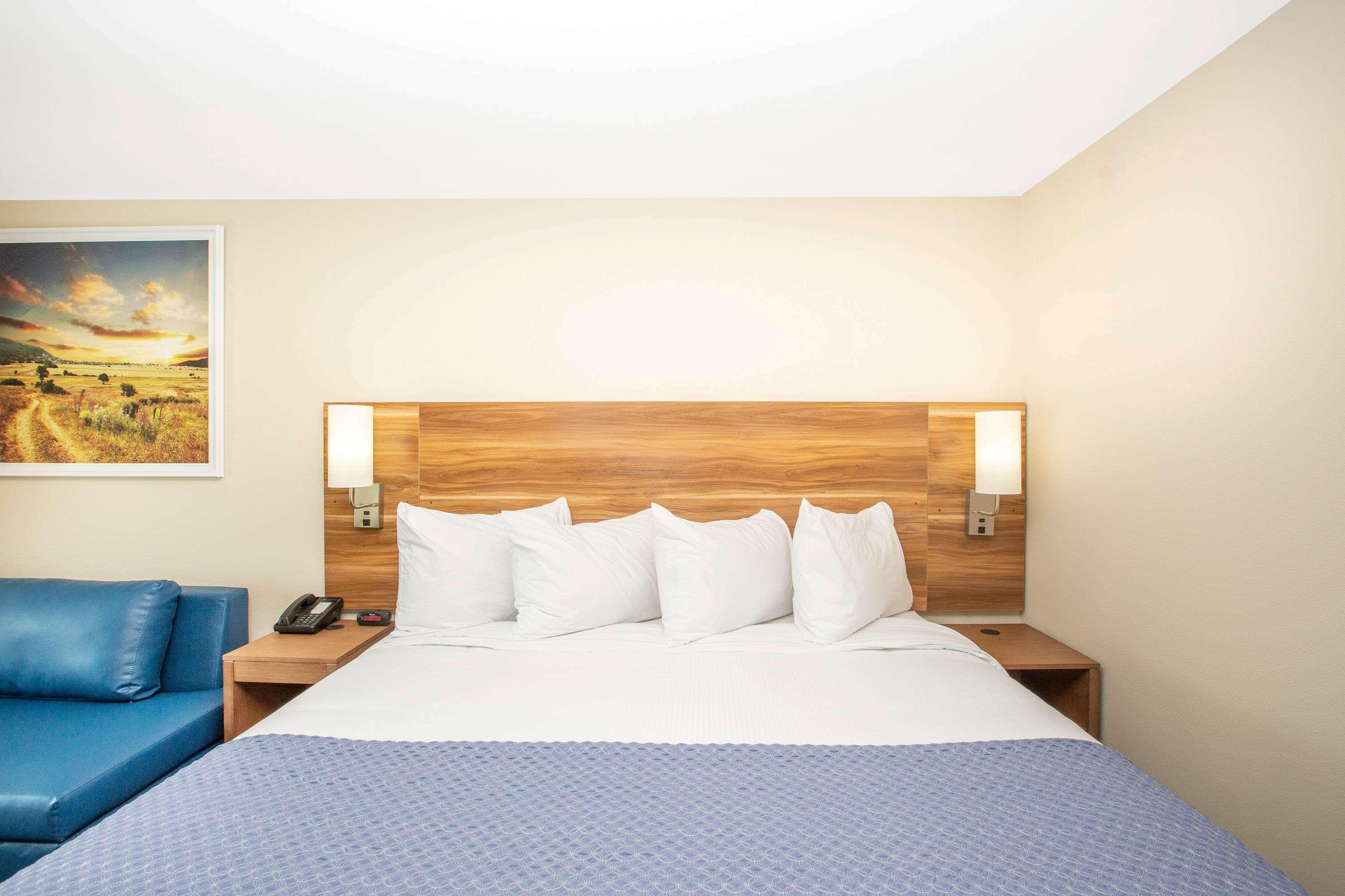 Days Inn & Suites By Wyndham Kearney Ne Esterno foto
