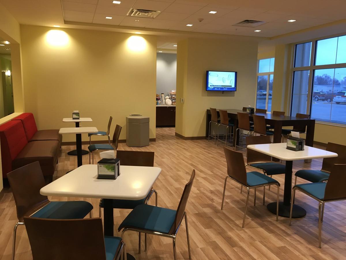 Days Inn & Suites By Wyndham Kearney Ne Esterno foto