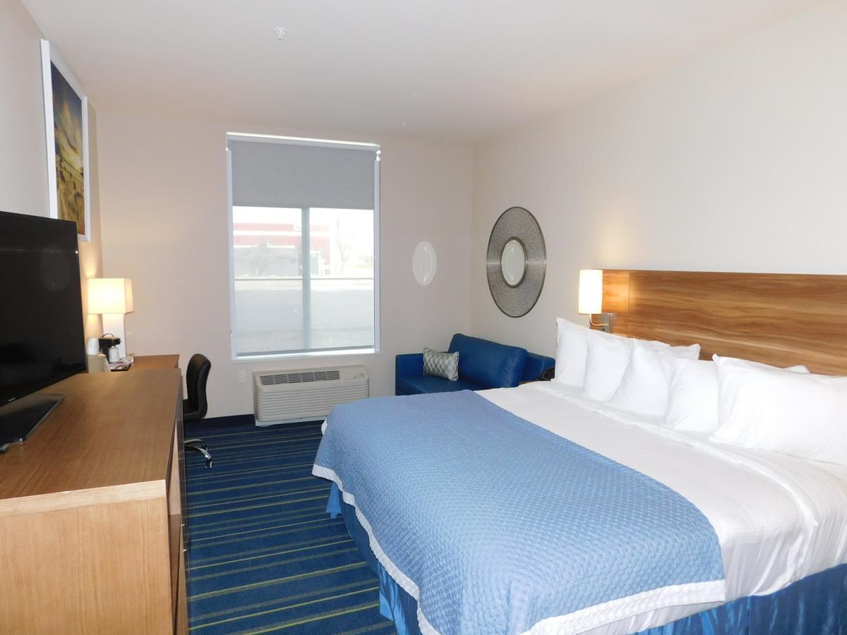 Days Inn & Suites By Wyndham Kearney Ne Esterno foto