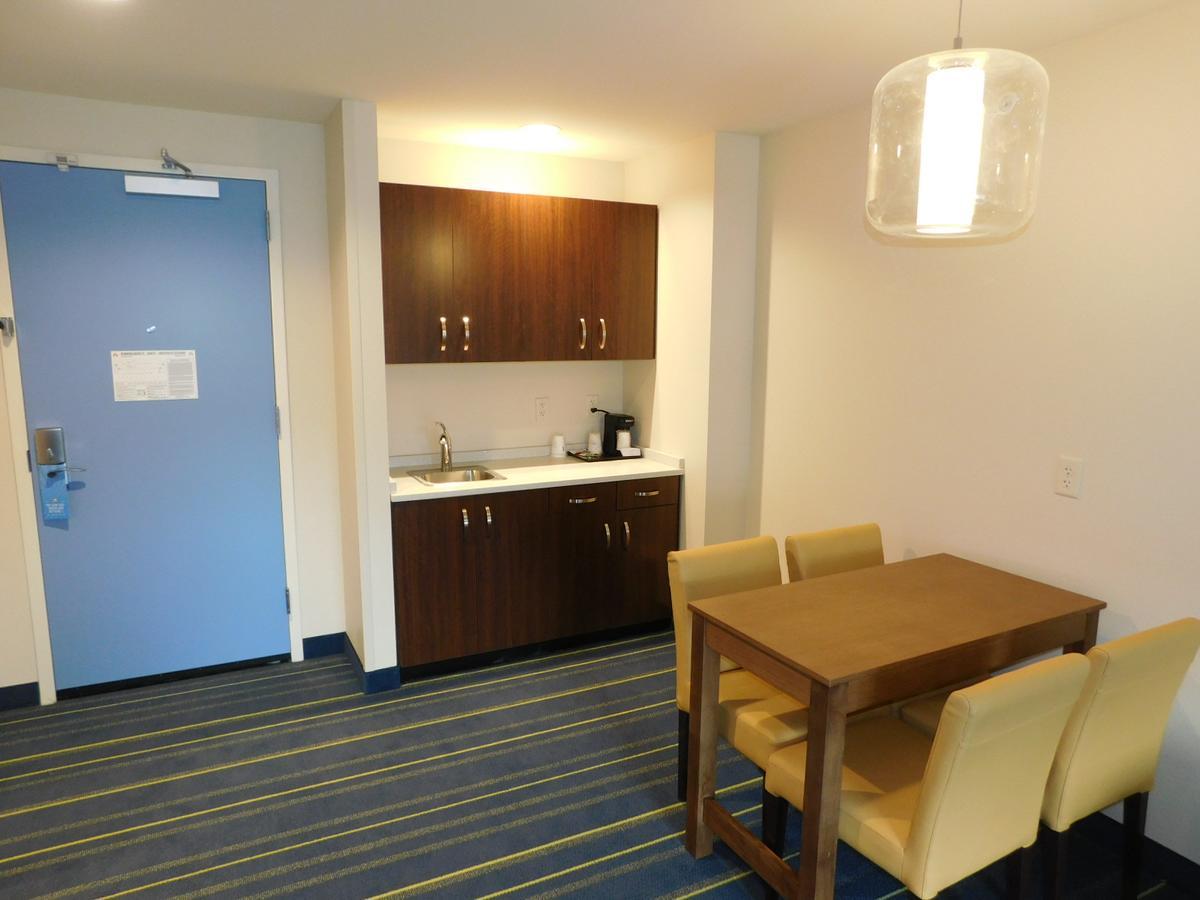 Days Inn & Suites By Wyndham Kearney Ne Esterno foto