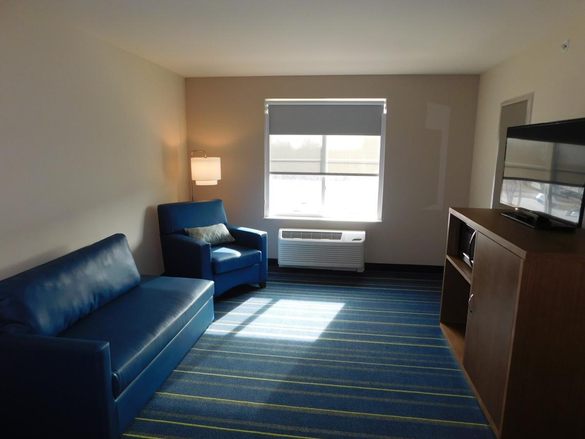 Days Inn & Suites By Wyndham Kearney Ne Esterno foto