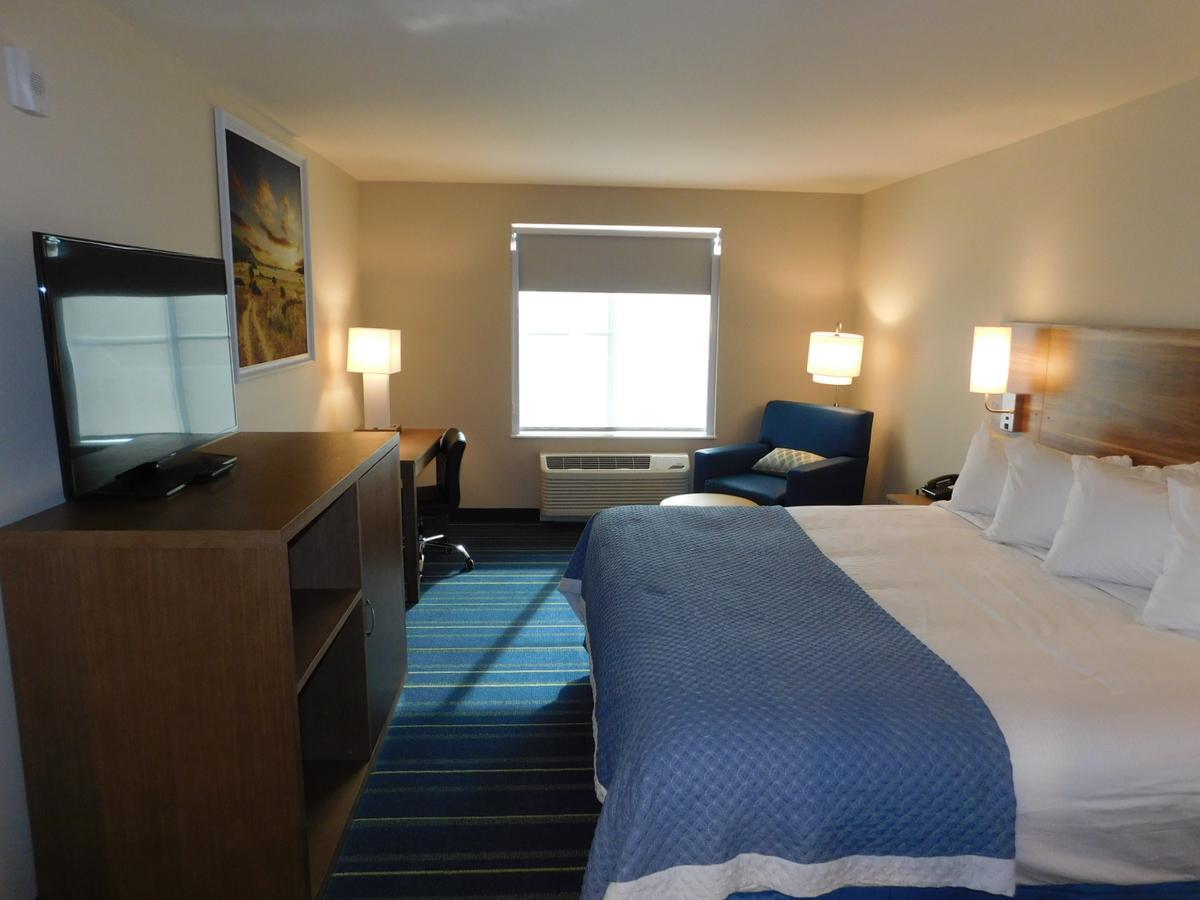 Days Inn & Suites By Wyndham Kearney Ne Esterno foto