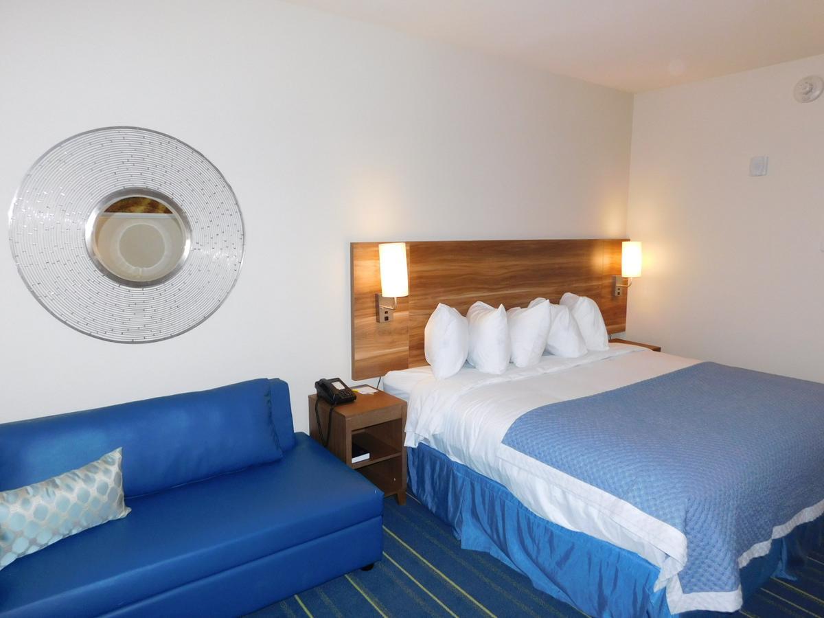 Days Inn & Suites By Wyndham Kearney Ne Esterno foto