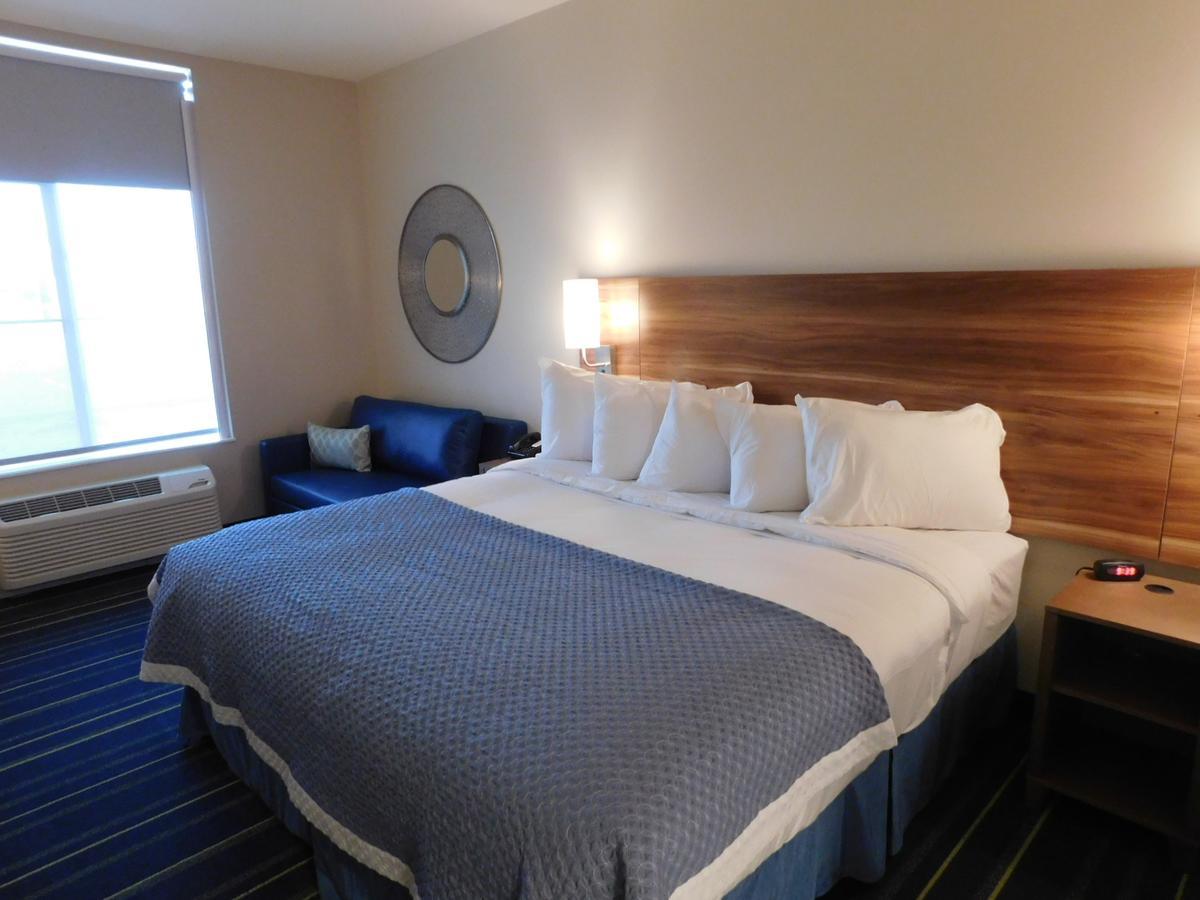 Days Inn & Suites By Wyndham Kearney Ne Esterno foto