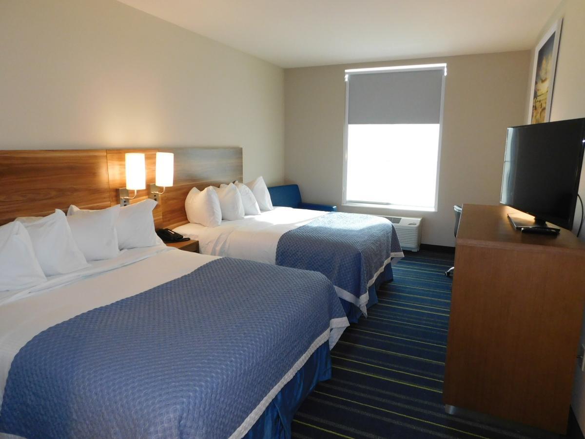 Days Inn & Suites By Wyndham Kearney Ne Esterno foto