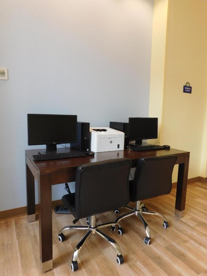 Days Inn & Suites By Wyndham Kearney Ne Esterno foto